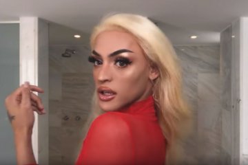 Imagem Testei – Iluminador Mary Lou Manizer da The Balm