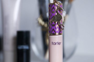 Imagem Testei – Corretivo Shape Tape da Tarte, o Famosão do Momento